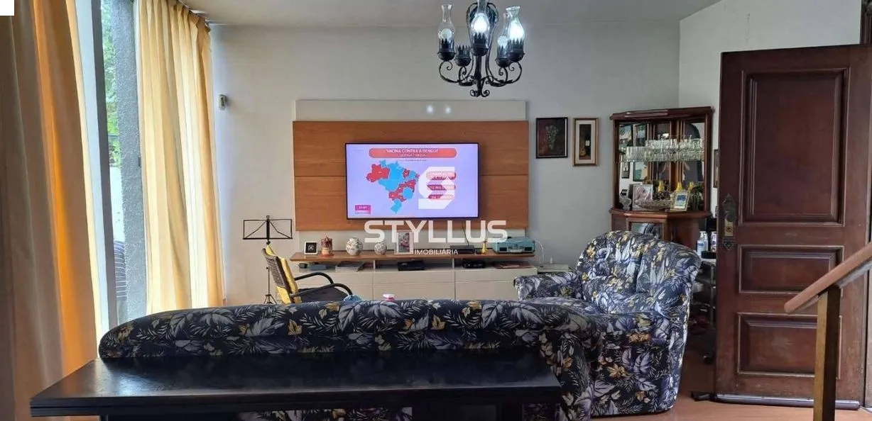 Praça Seca | Casa 4 quartos, sendo 1 suite