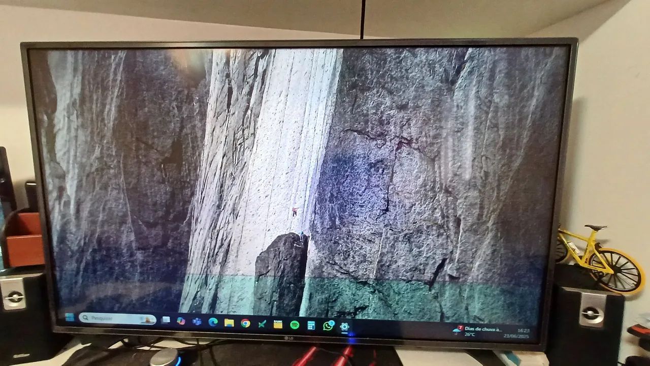TV LG com listras na tela - Foto 3