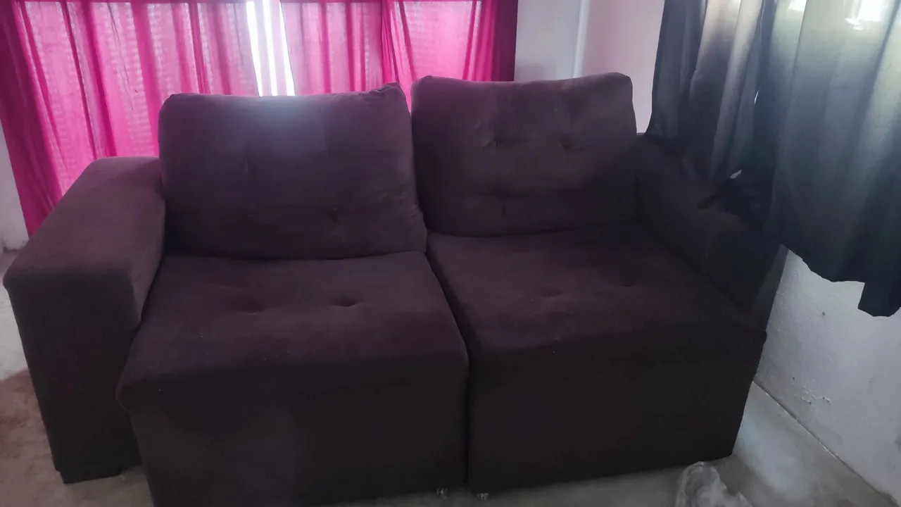 Sofá 2 lugares em tecido aconchegante