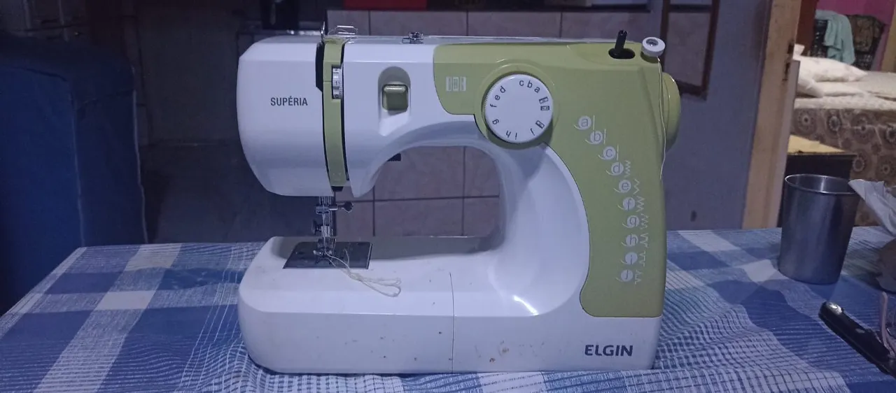 Máquina de Costura Elgin Supéria