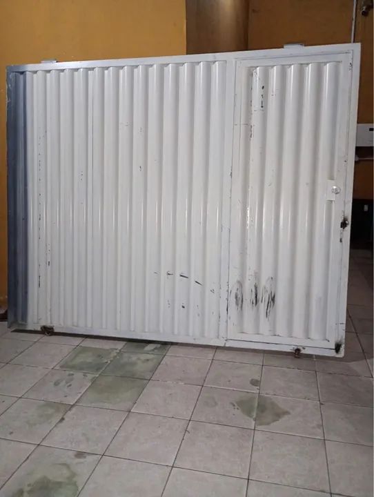 Portão de Aço em ótimo estado