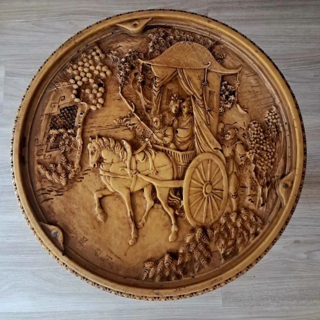 Mesa Oriental com Esculturas e Tampo de Vidro - Década de 60 - Raridade! - Foto 2
