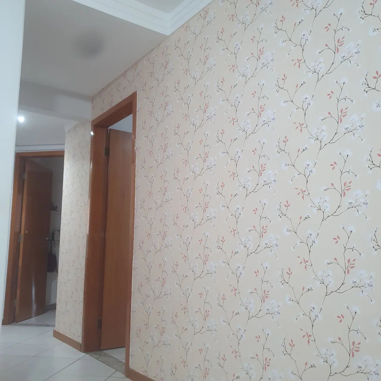 Aplicação de papel de parede e adesivos em geral  - Foto 5