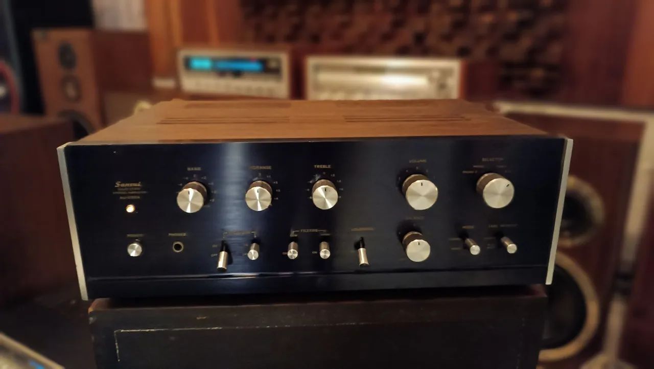 Amplificador Vintage Sansui AU555a
