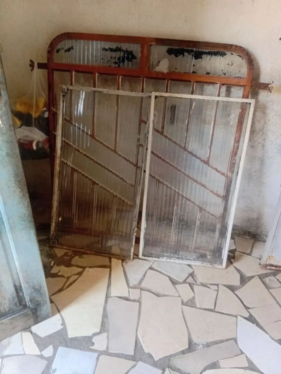 Selling both for 250.0064175980333955120