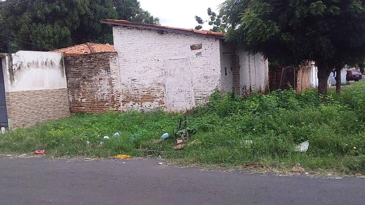 Casa de esquina terreno bem localizado - Foto 2