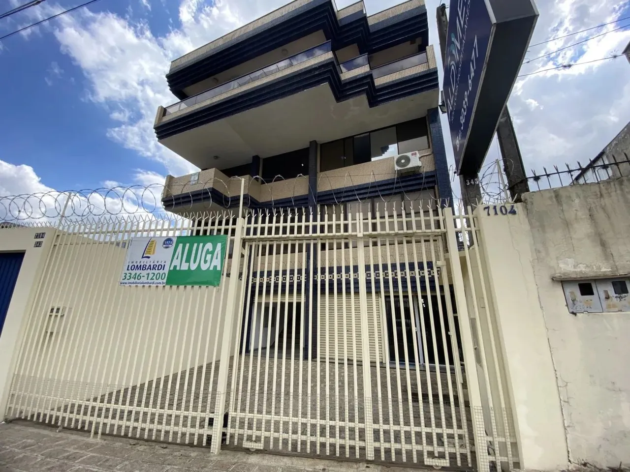 Cjto Comercial/Sala para alugar por R$ 1250.00, 60.00 m2 - CAPAO RASO - CURITIBA/PR