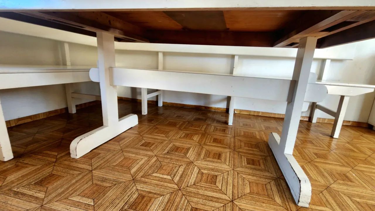 MESA COM CANTO ALEMÃO