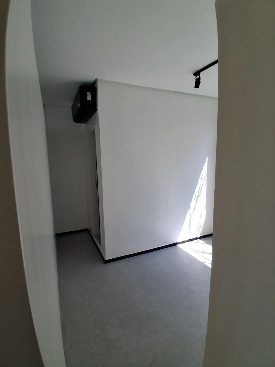 Aluga-se Sala comercial Av . João Valério  - Foto 5