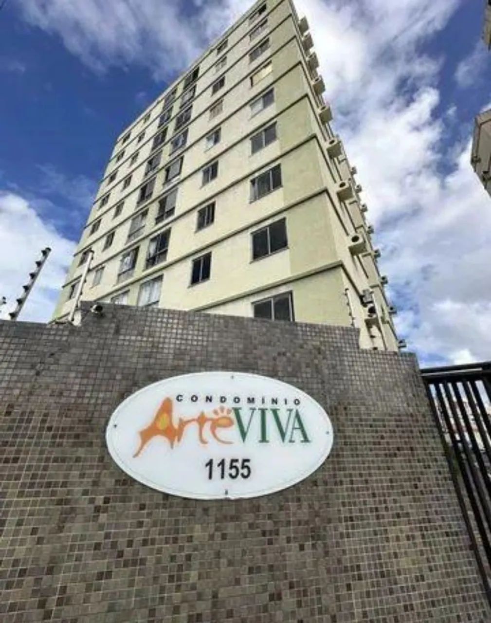 Alugo quarto para menina