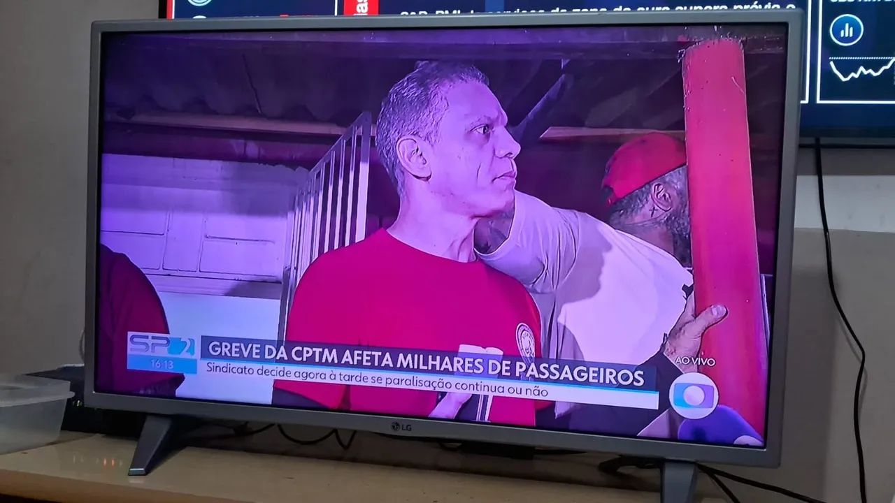 Tv LG smart 32 polegadas  - Foto 4