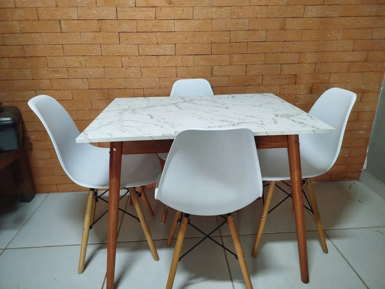 Mesa de jantar com 4 cadeiras  - Foto 2