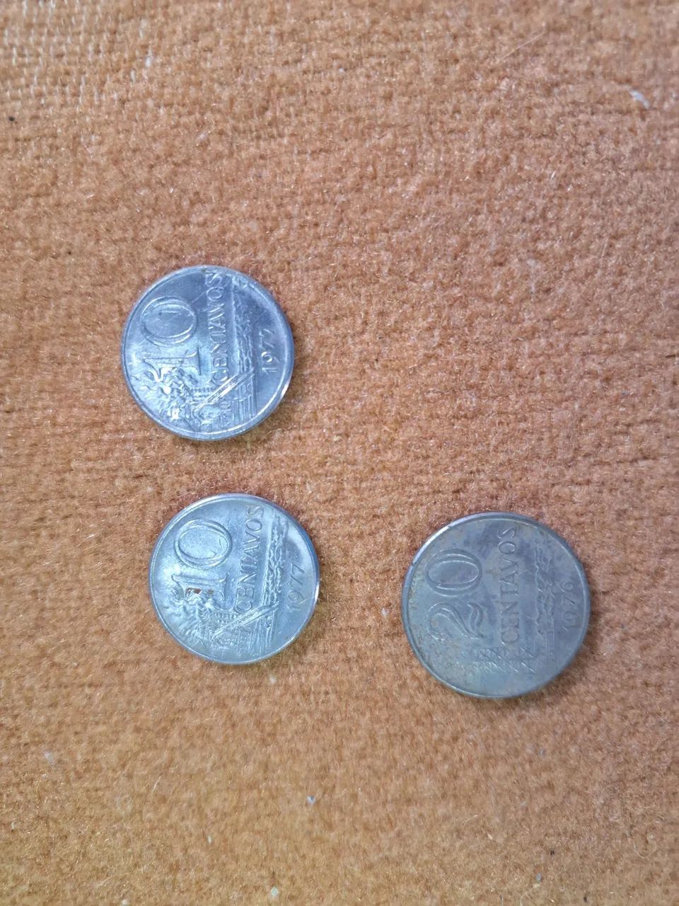 Moedas antigas anos 70 - Foto 3