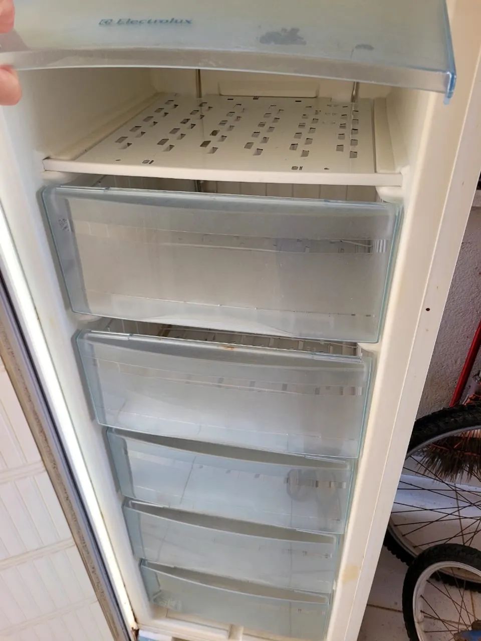 Freezer vertical Electrolux FE22 Super 173L.  - Foto 5