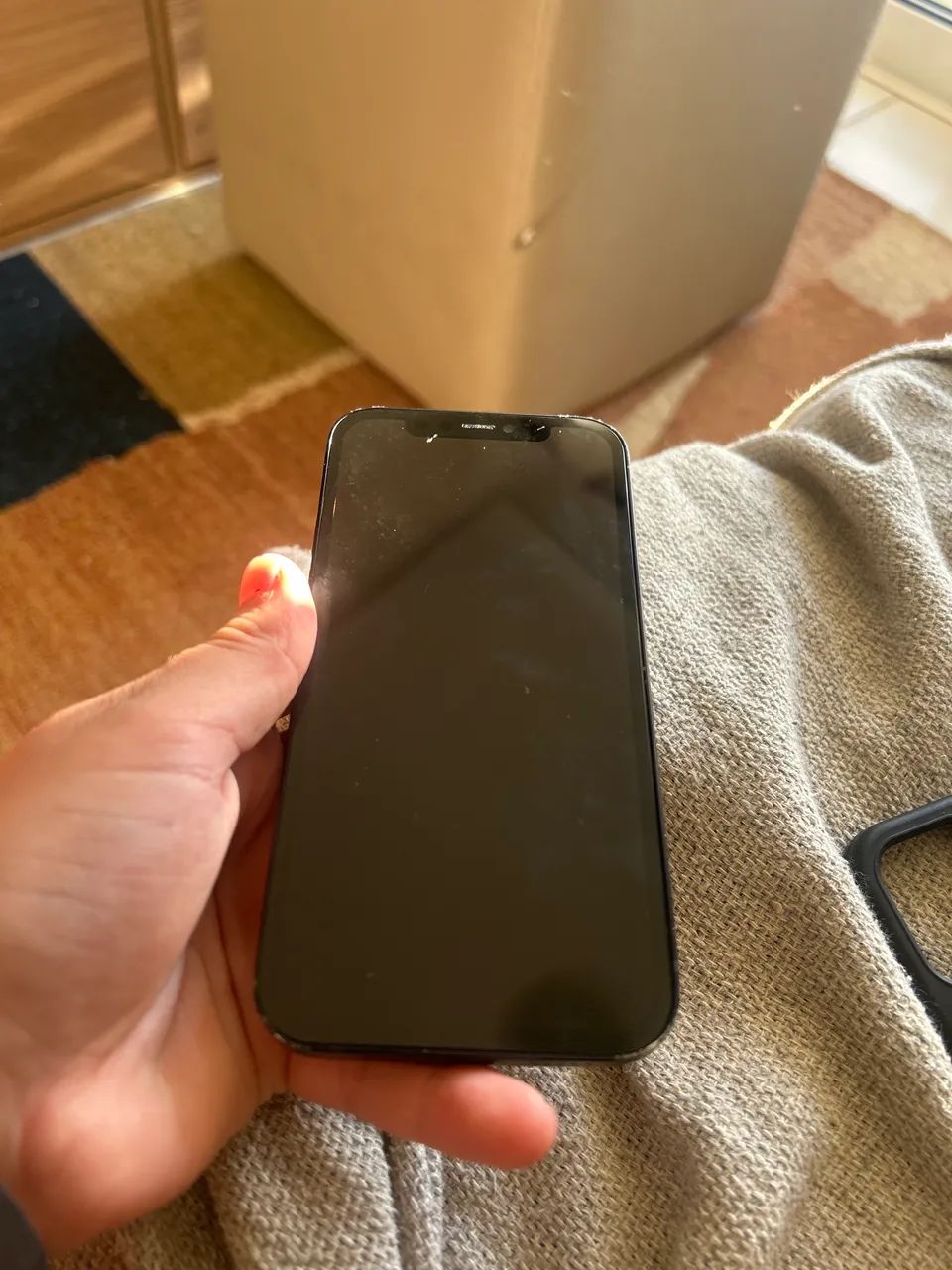 iPhone 12 usado bateria nova tela nova com capinha e caixa - Foto 2