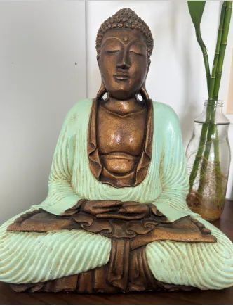 Escultura Buda em meditação