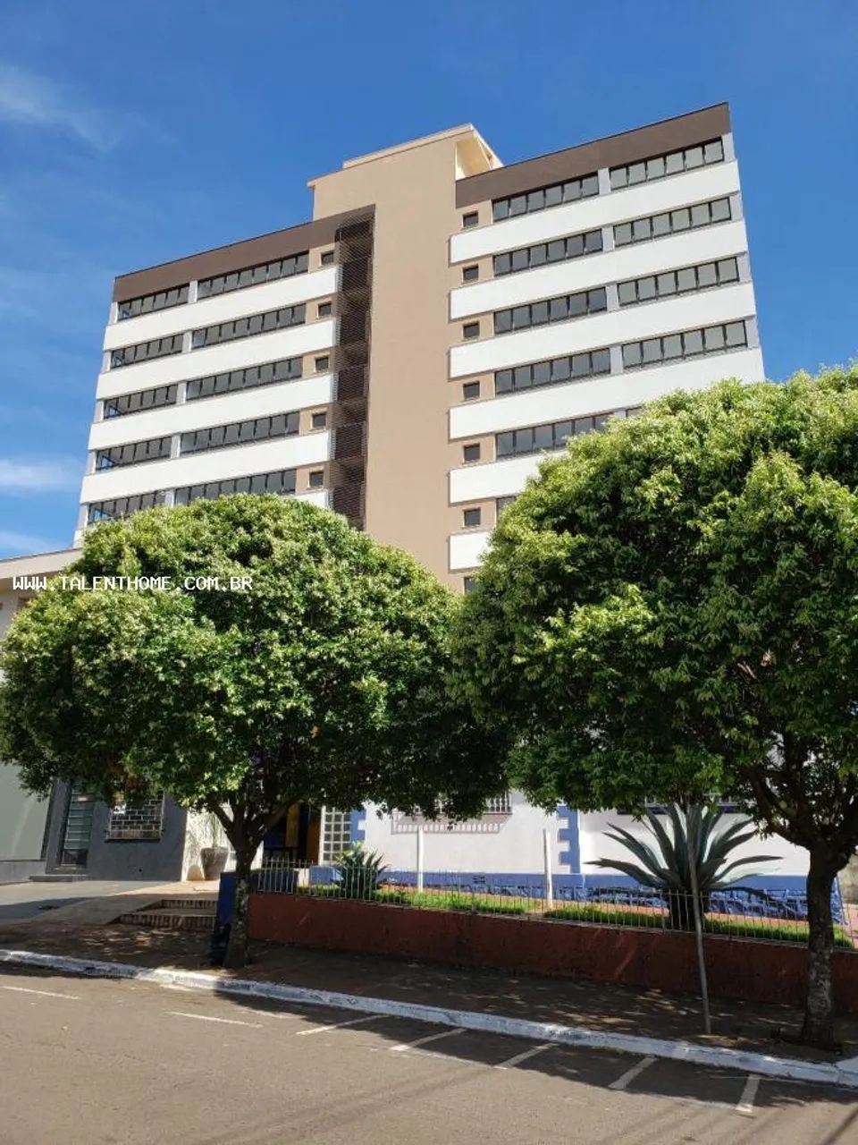 Imóvel Comercial para Venda em Cambé, Centro, 1 banheiro, 1 vaga