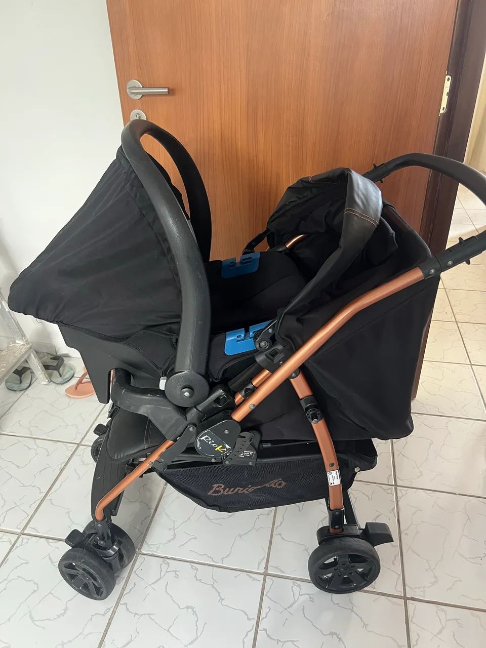 Carrinho de Bebê + Bebê conforto - Foto 4