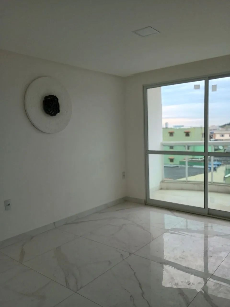 Alugo um apartamento 