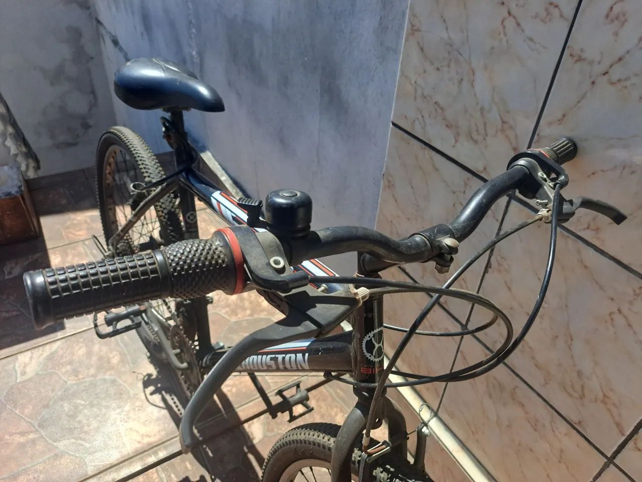 Bicicleta Houston aro 26 com marcha, cadeado e campainha  - Foto 3