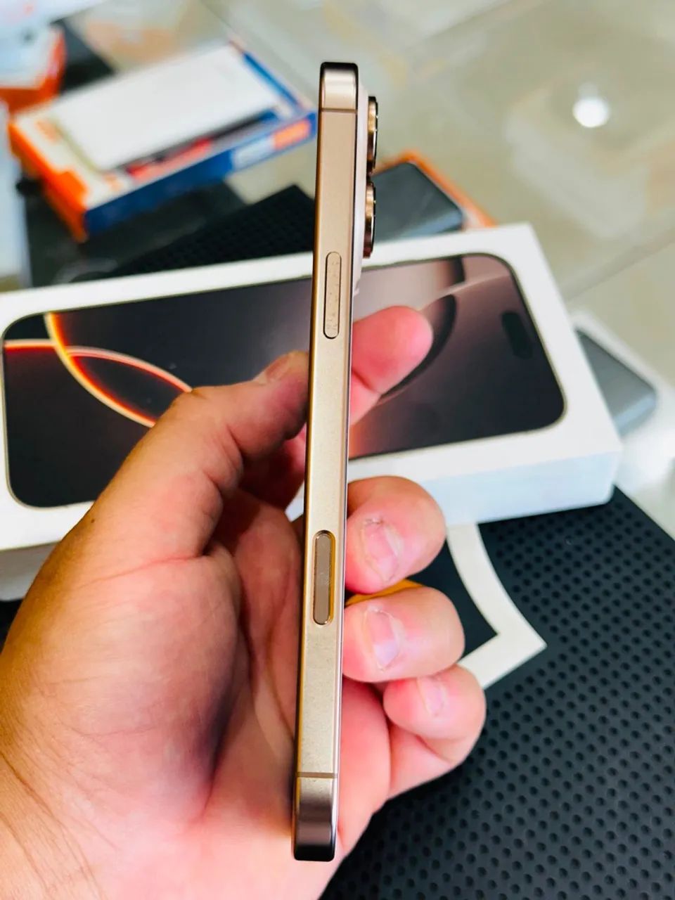 iPhone 16 Pro Max - 256gb - Desert  - Foto 2