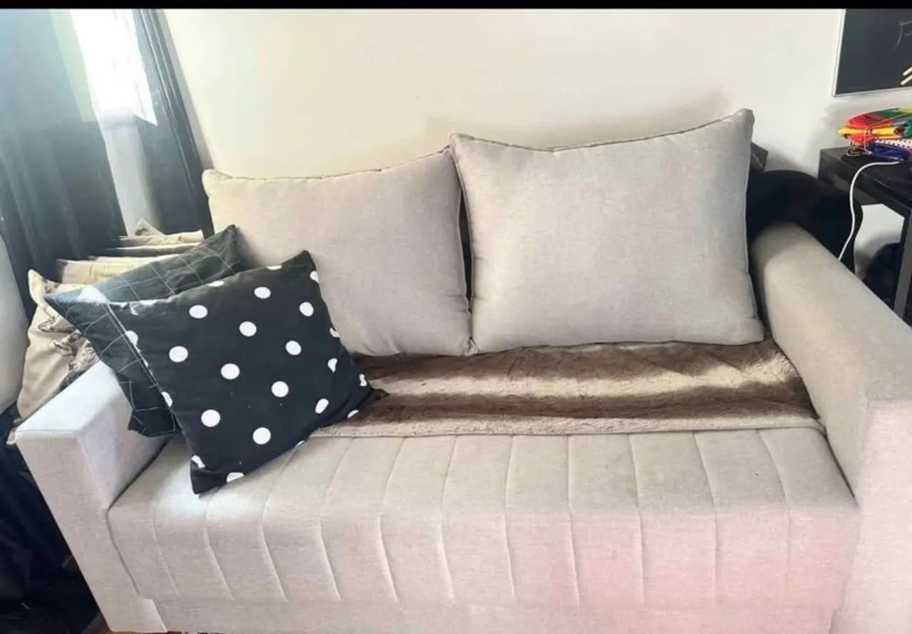 Vendo um lindo sofá de linho 180metros