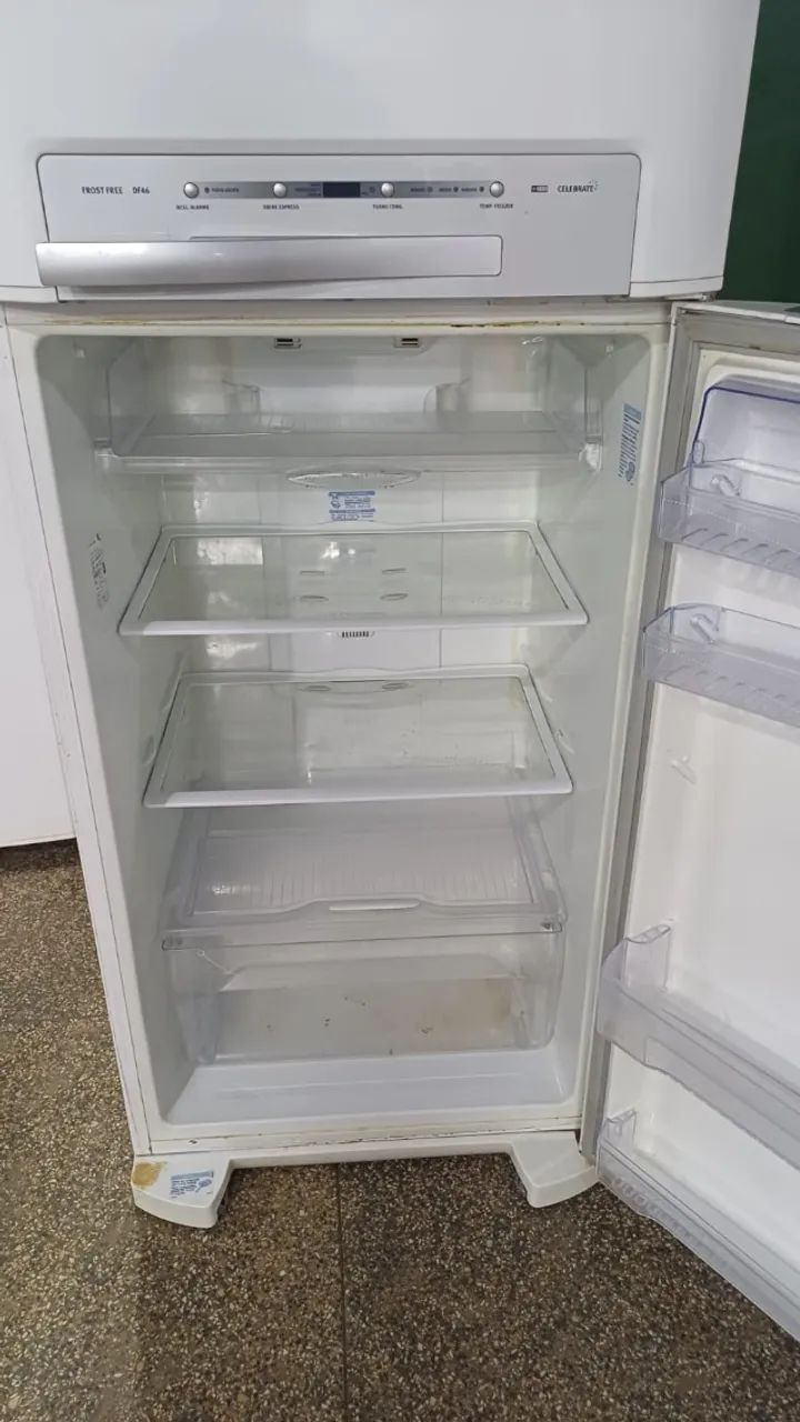 Geladeira Electrolux  Frost Free DF46 (127V) - Foto 2