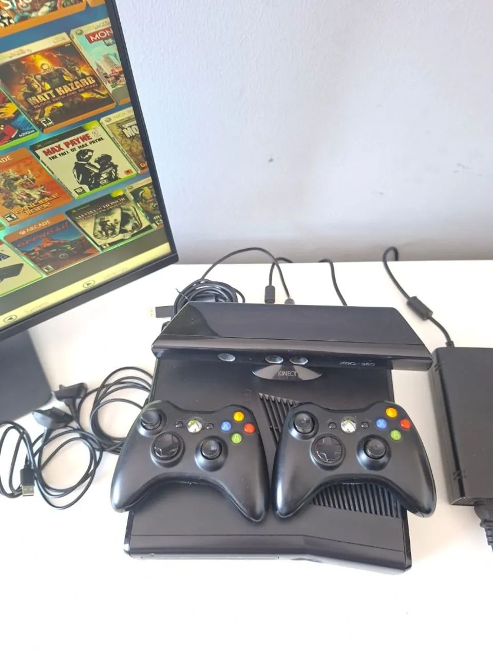 Xbox 360 completo 2 controles originais e Kinect +100 jogos