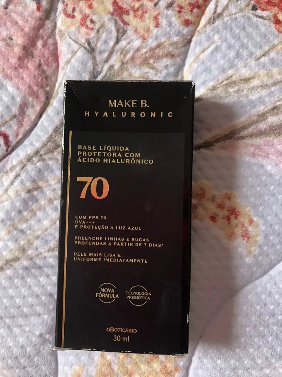 Make B. Base Líquido Protetora Hyaluronic70. 