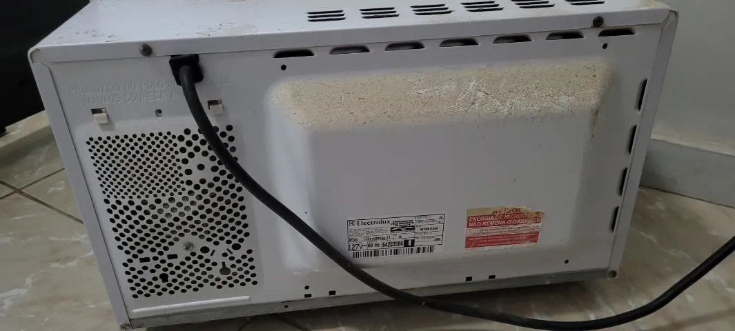Microondas Electrolux MTD30 20litros display e botões danificados.  - Foto 3