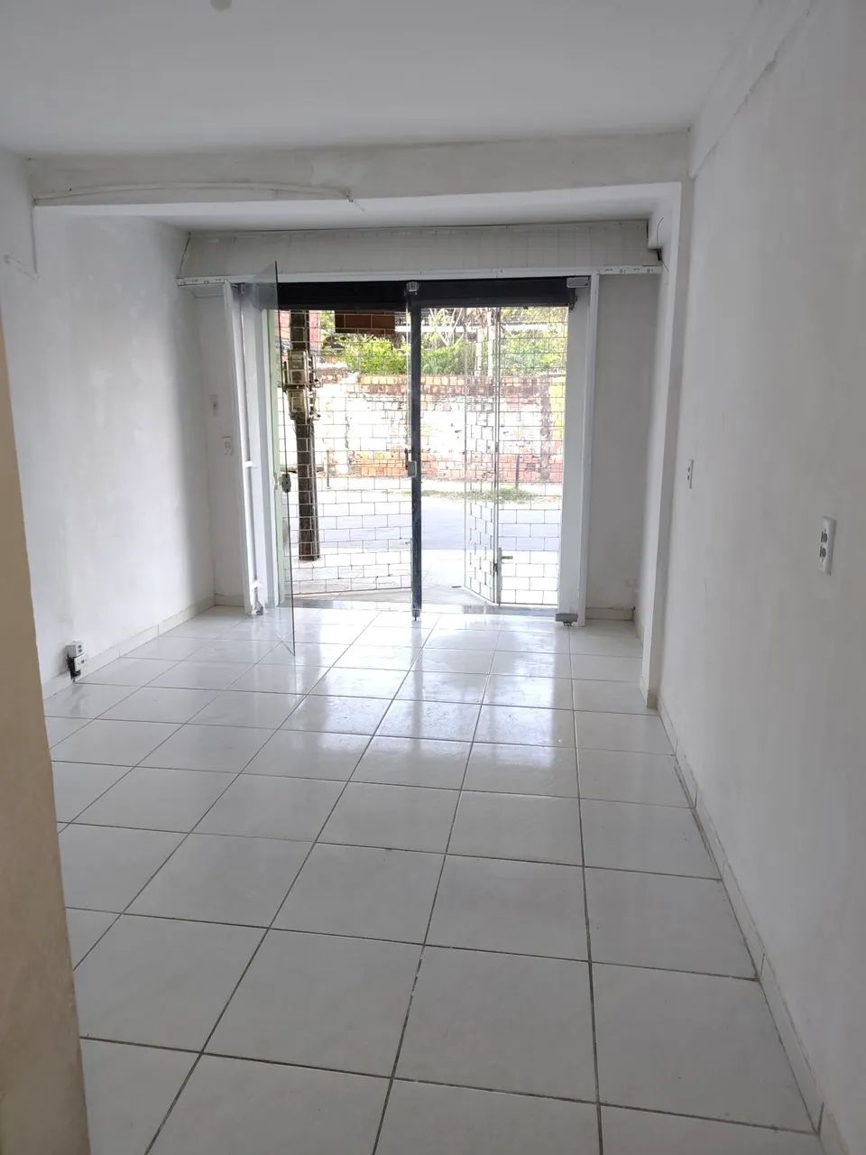Alugo ponto de comércio 13m de fundo com 3m de frente  - Foto 4