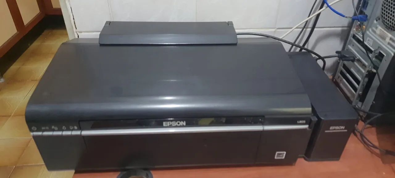 Impressora L 805 semi nova 