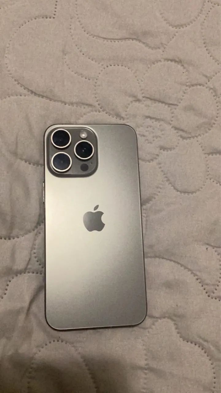 iPhone 15 Pro Max 256GB / Tela com avaria - Funcionando perfeitamente - Foto 2