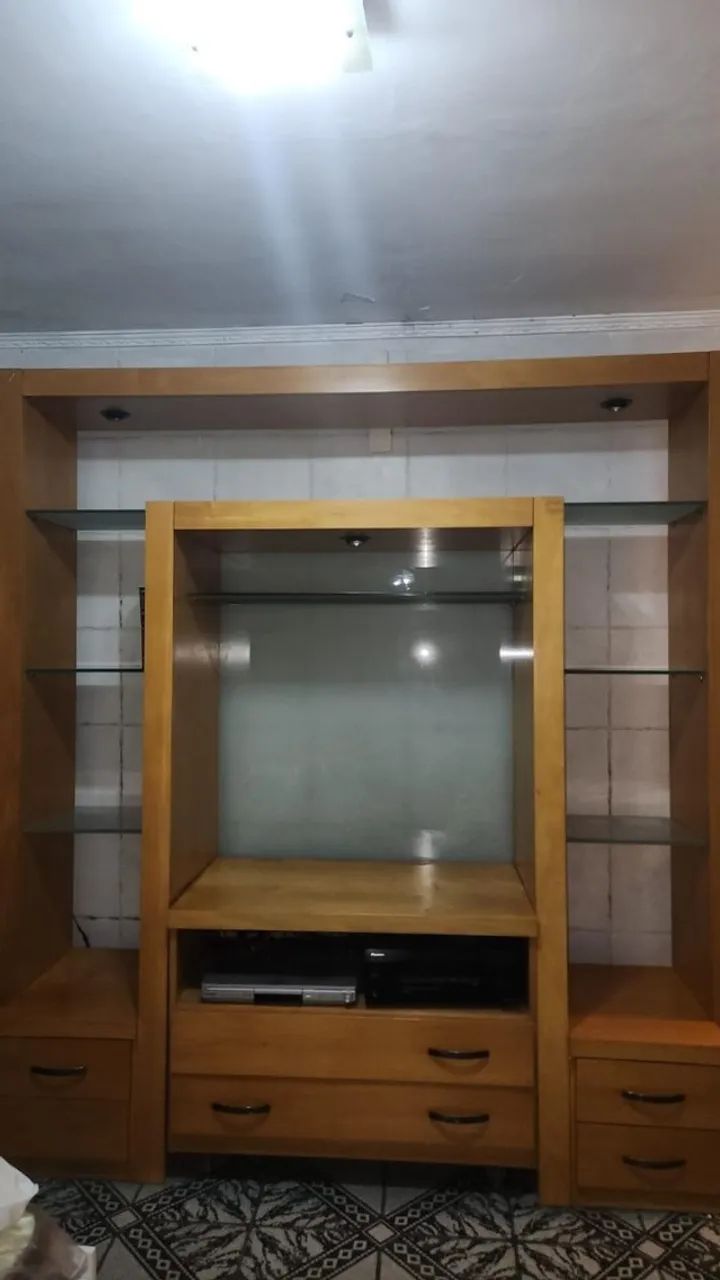 Estante em Madeira Clara para sala com Rack de TV - Foto 2