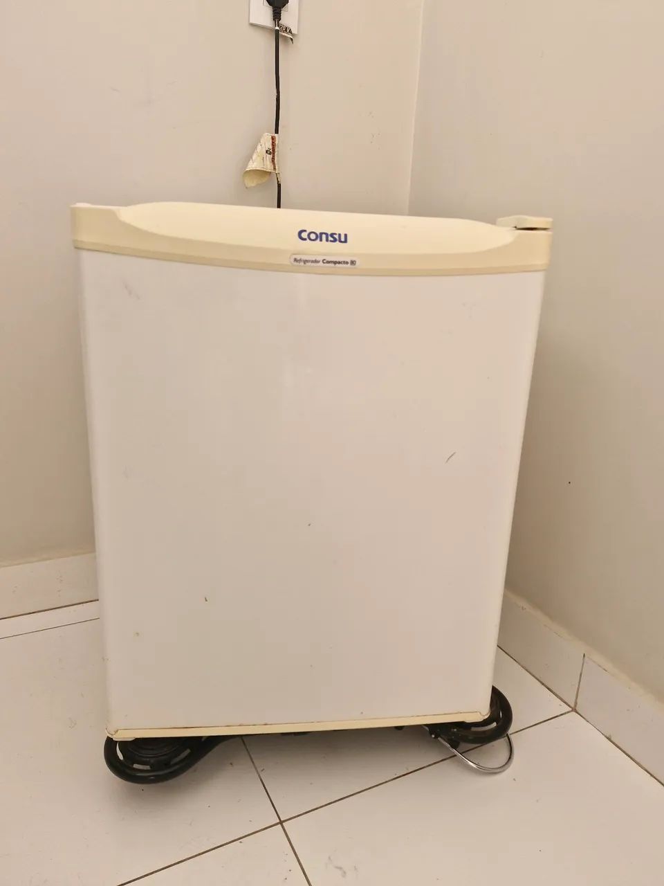 Frigobar consul 80L 