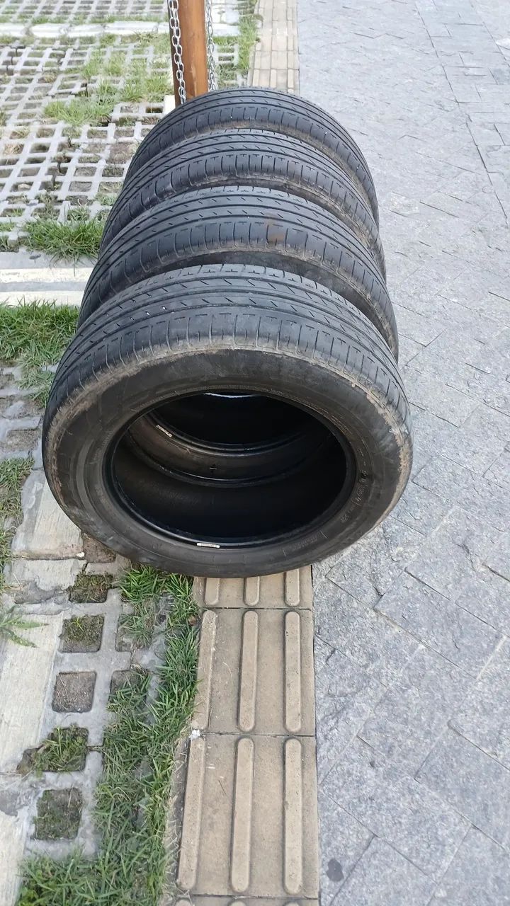 04 Pneus Bridgestone. - Foto 3