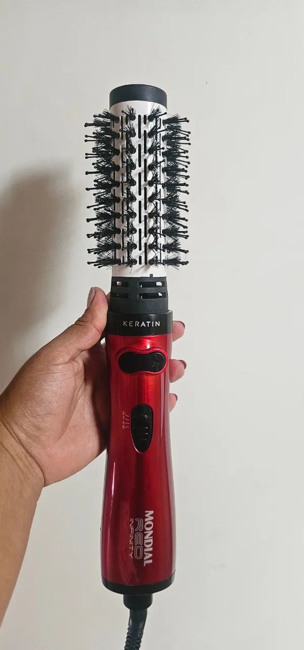 Escova modeladora e secadora