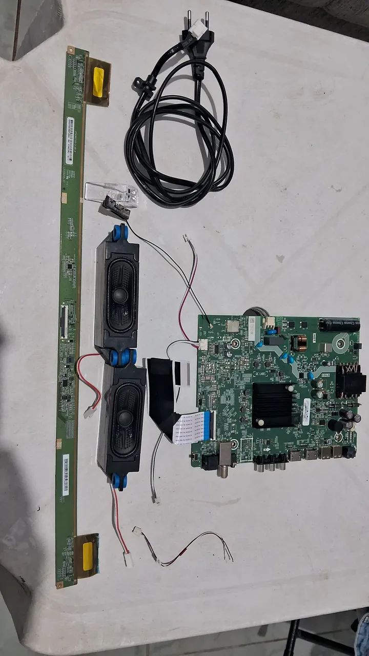 Placa Principal TV Toshiba 43 Polegadas. Original só foi utilizado por 1 mês. E outra peca - Foto 3