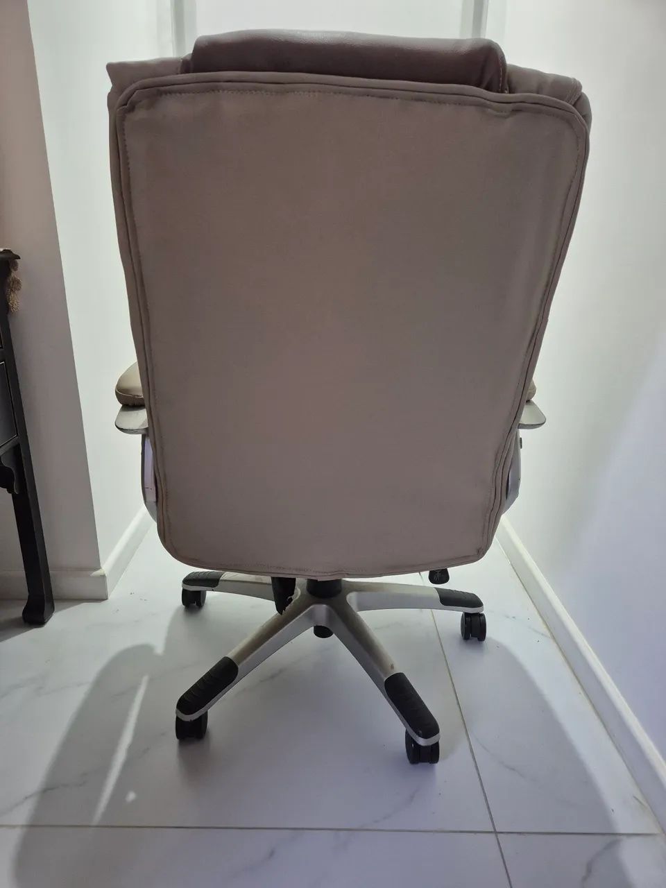 Cadeira Diretor Fenix - Ecadeiras - Bege e Marrom - Foto 3