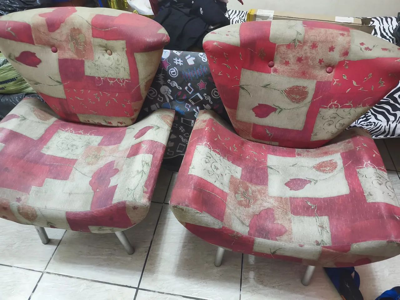 Vendo duas poltronas Acolchoadas no estado  - Foto 3