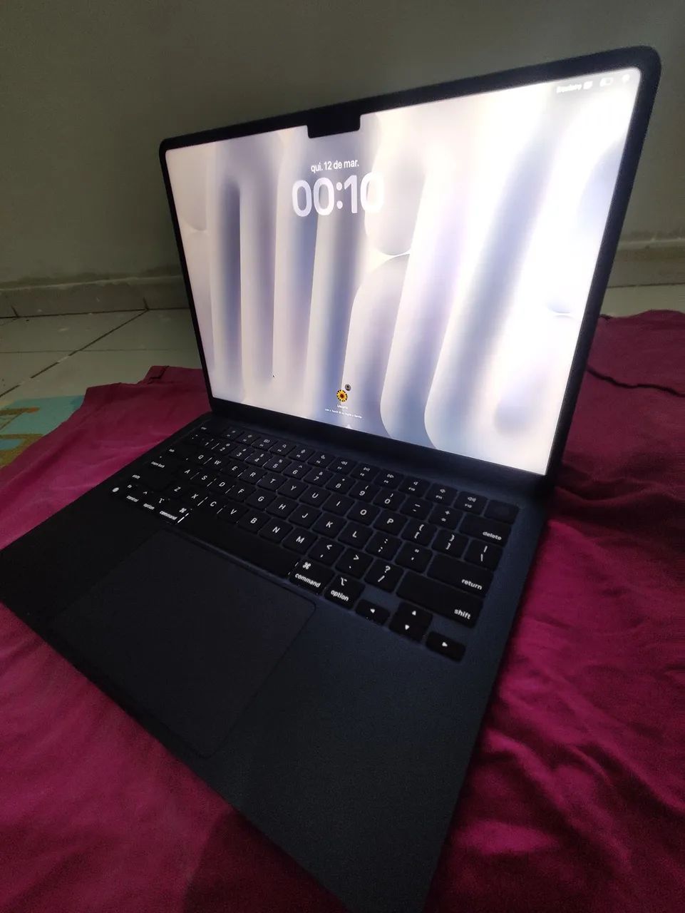 MacBook M265704294864513121