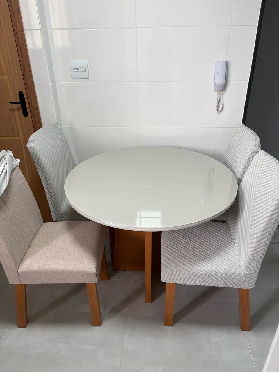 Mesa de 4 cadeiras  - Foto 5