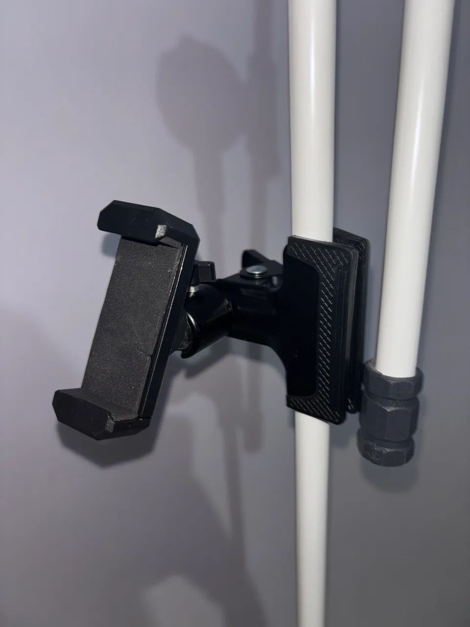 Pedestal para microfone resistente + suporte para celular - Foto 2