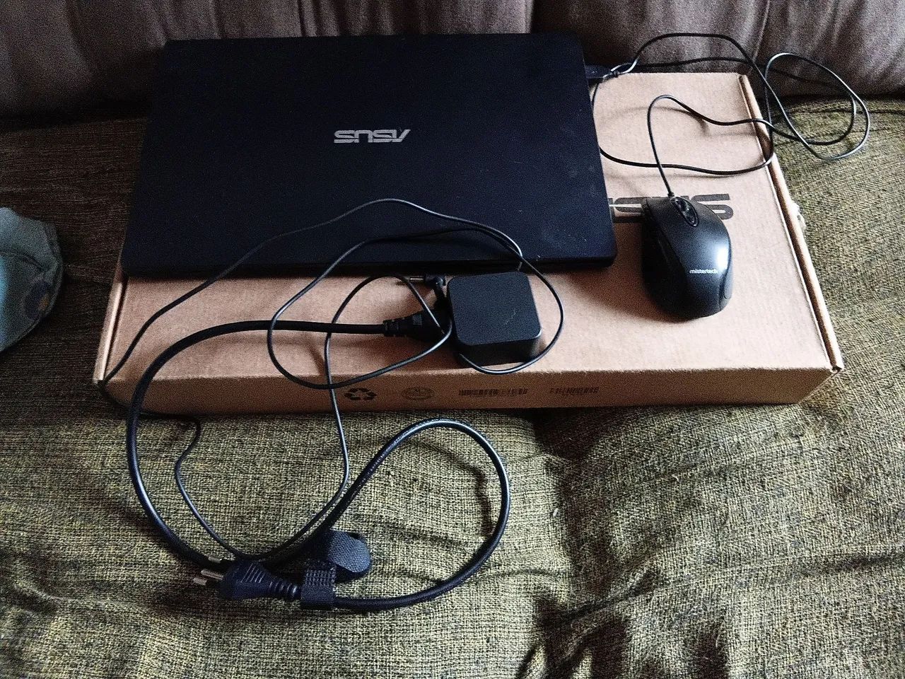 Notebook asus vivobook Go 15, intel celeron dual core N4500.