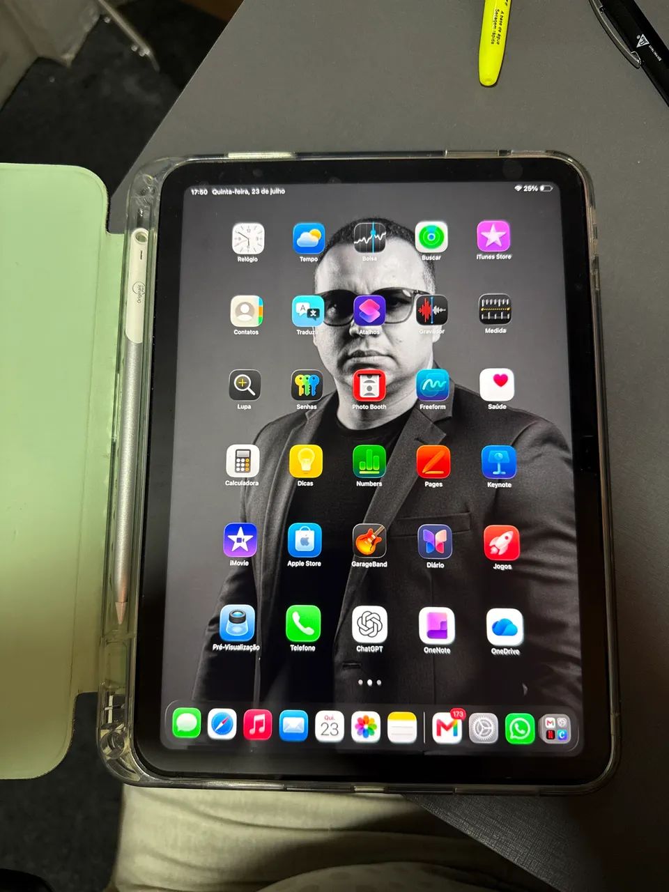 iPad A16 256GB com case e caneta - Foto 4