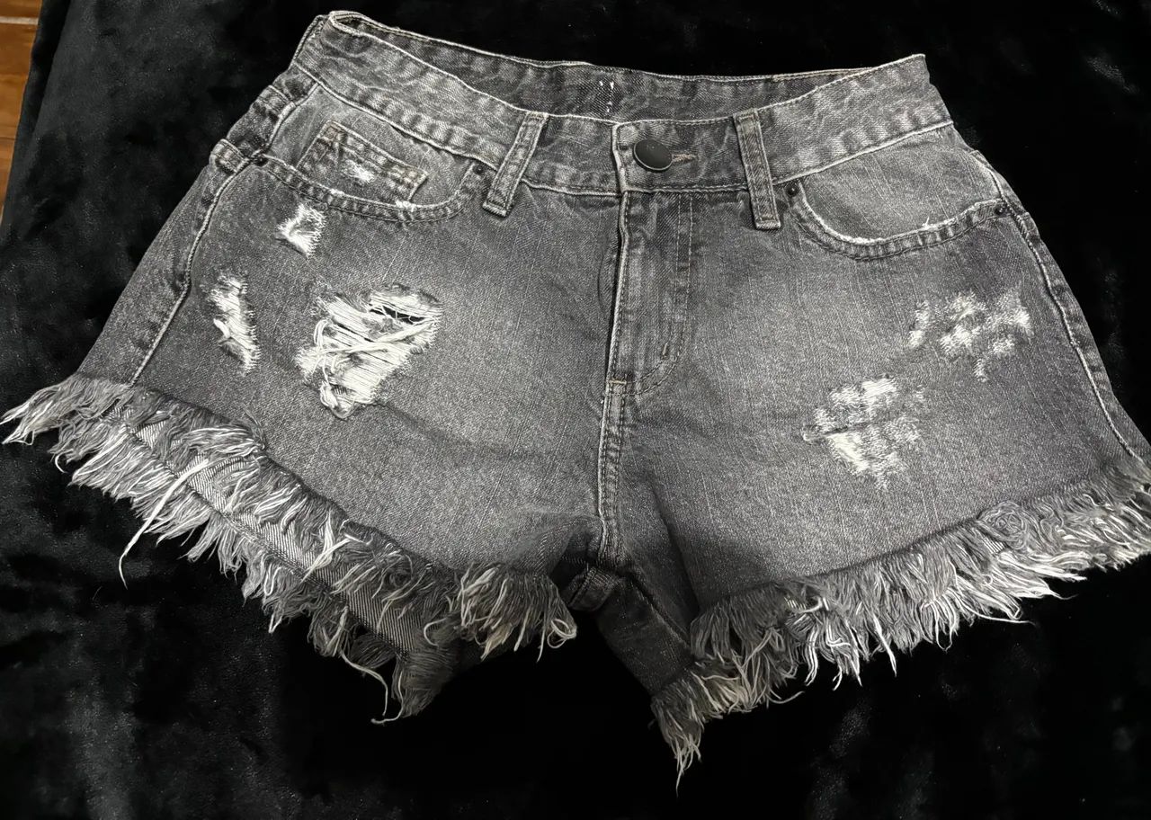 SHORTS JEANS A R$10,00 CADA - Foto 5
