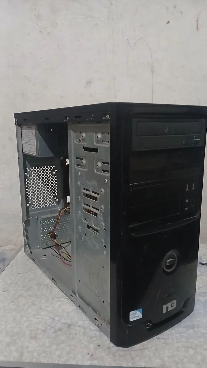 Gabinete com fonte