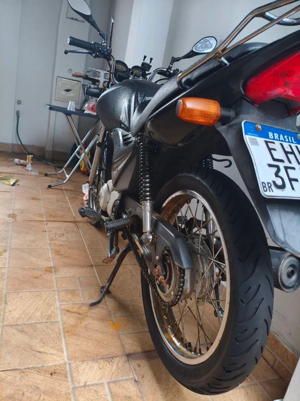 Moto bem conservada só pega e anda  - Foto 2