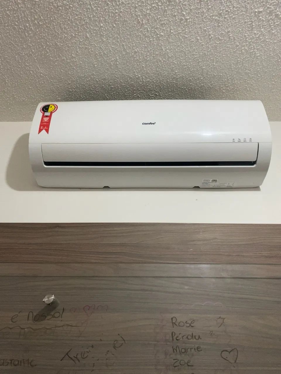 Ar-Condicionado Split Comfee 12.000 BTUs - Ótimo Estado