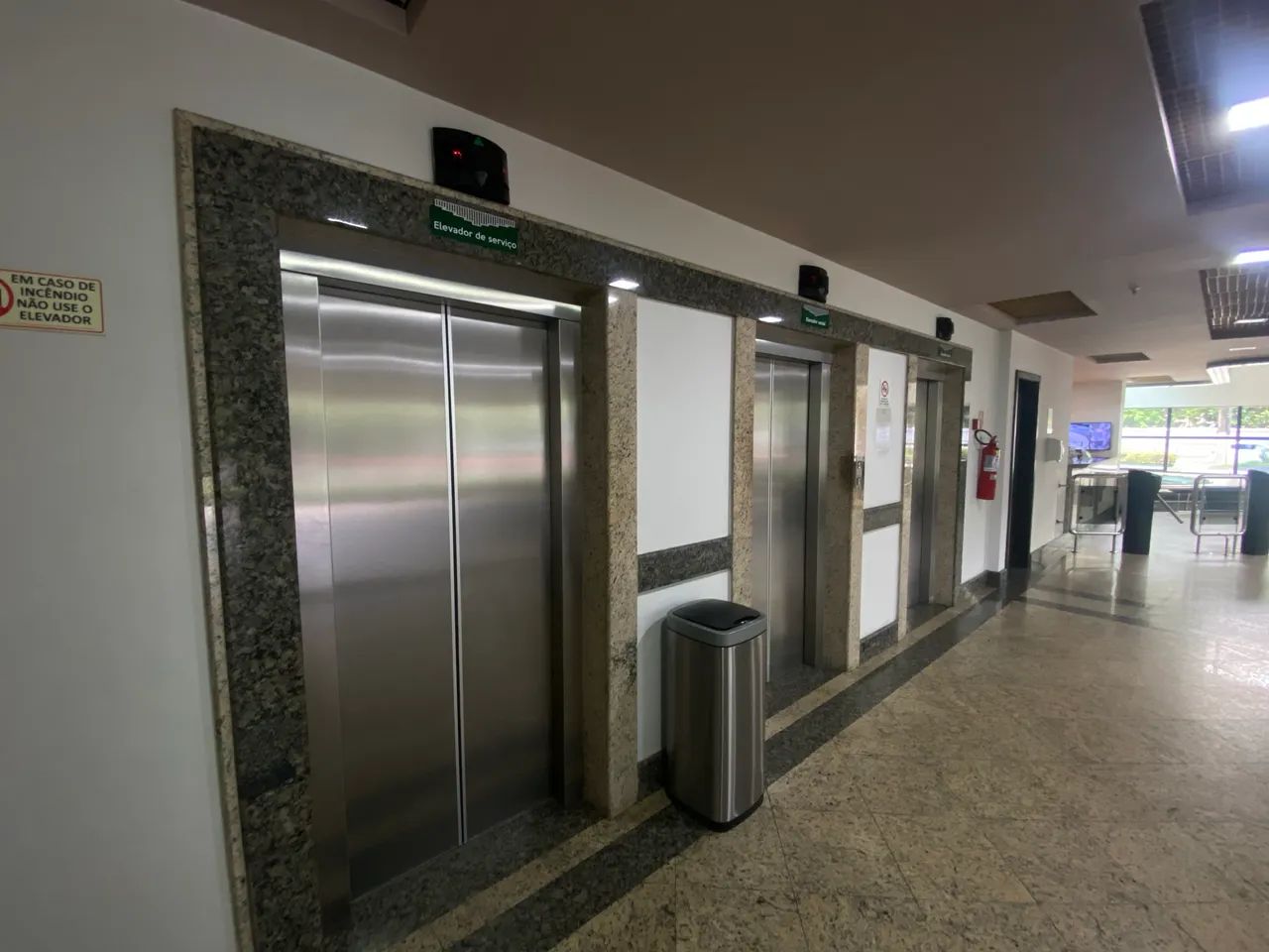 Alugo Sala Comercial 32m2 - Adrianópolis - Trade Center - Foto 3